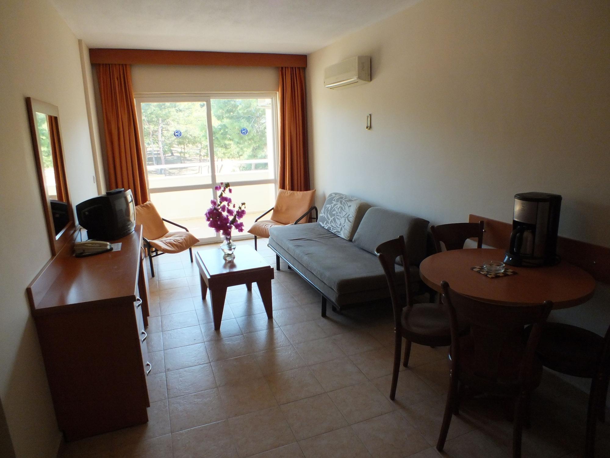 Tuntas Family Suites Kusadası Exterior foto